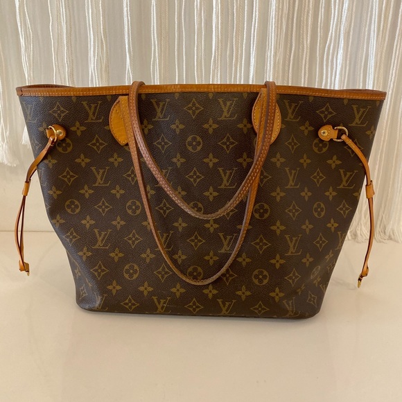 Louis Vuitton Neverfull MM - Picture 3 of 8